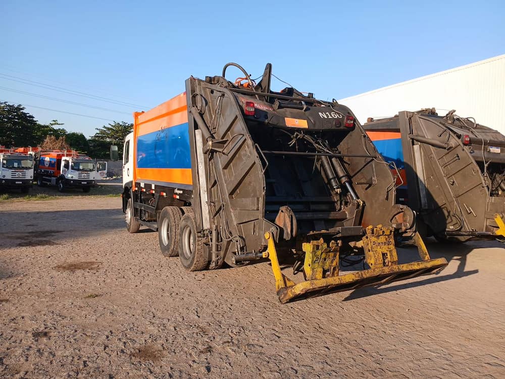 Volkswagen 24-260 E Constel. 6x2 2p (diesel)(E5)