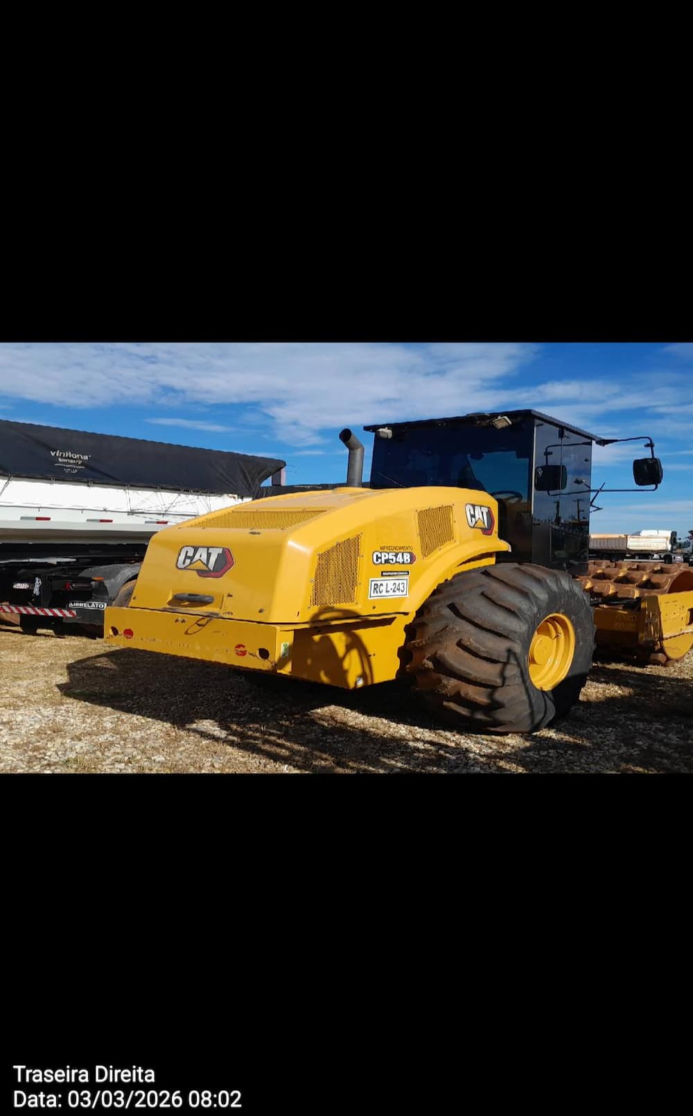 CATERPILLAR COMPACTADOR DE SOLO CSB54B