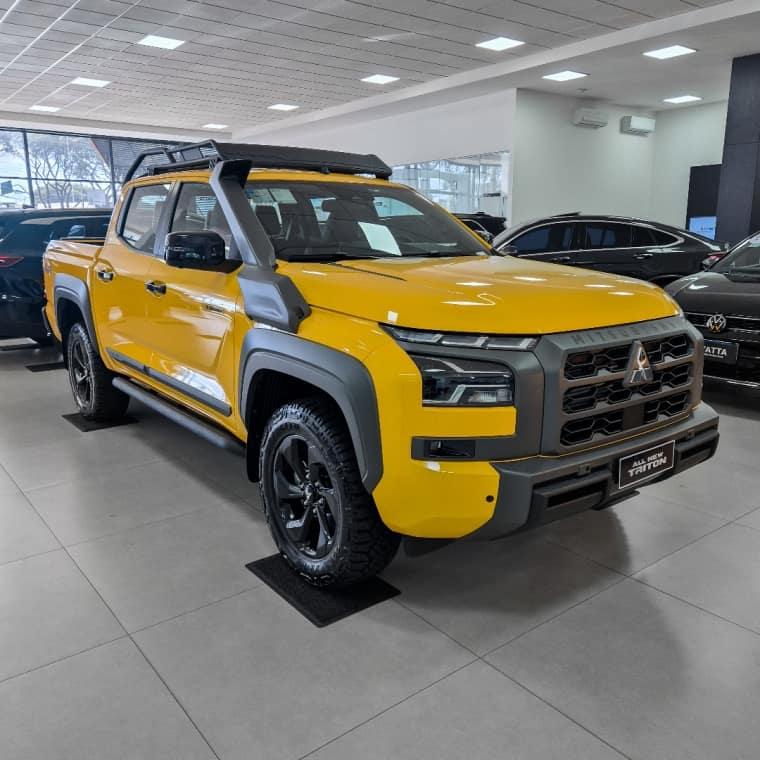Mitsubishi TRITON 2.4 BITURBO DIESEL CD SAVANA 4X4 AUTOMÁTICO 2026/2026