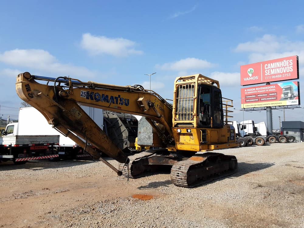 KOMATSU PC 200 LC