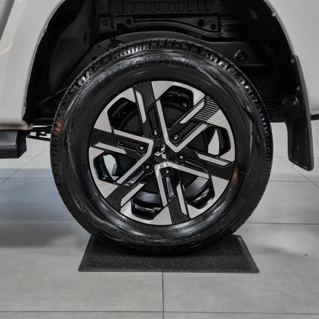 Mitsubishi L200 TRITON 2.4 16V TURBO DIESEL SPORT HPE-S CD 4P 4X4 AUTOMÁTICO 2023/2024