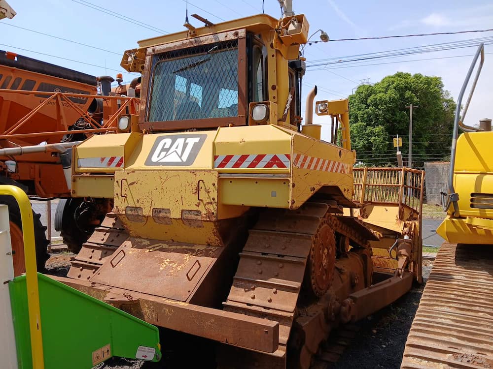 CATERPILLAR D6T