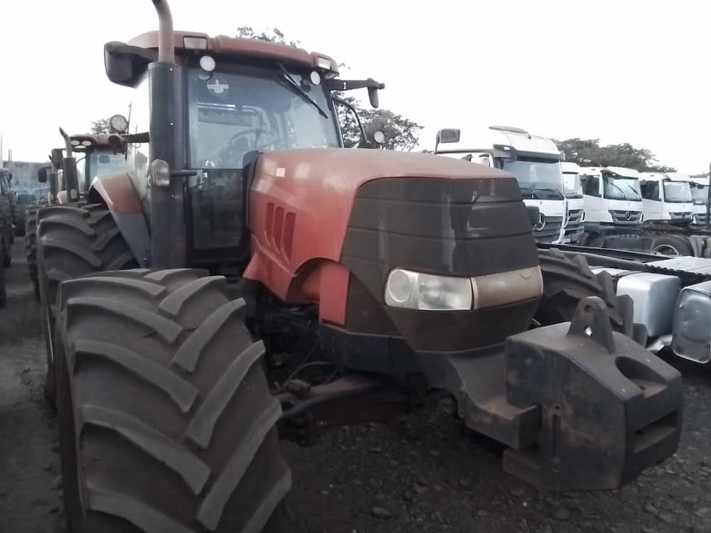 CASE PUMA 215