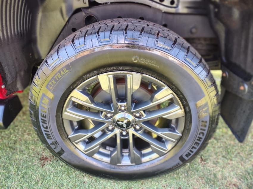 Mitsubishi L200 TRITON 2.4 16V TURBO DIESEL SPORT HPE CD 4P 4X4 AUTOMÁTICO