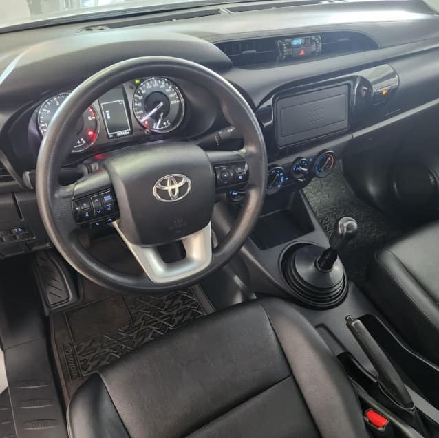 Toyota HILUX 2.8 D-4D TURBO DIESEL CS 4X4 MANUAL 2024/2025