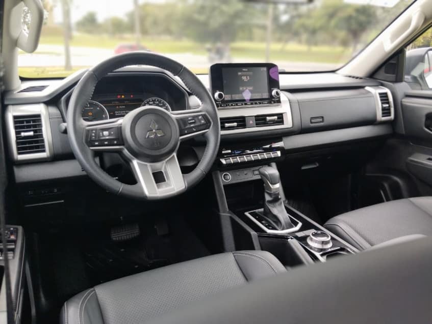 Mitsubishi TRITON 2.4 BITURBO DIESEL CD HPE 4X4 AUTOMÁTICO 2025/2026