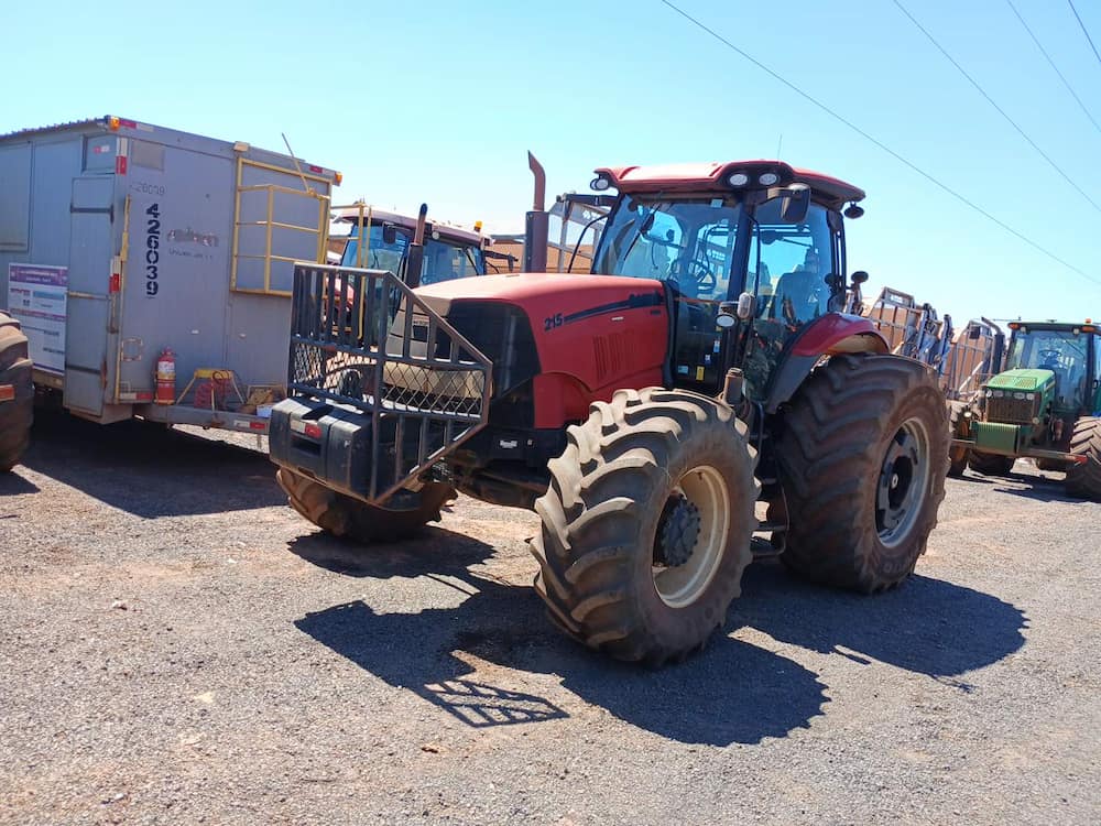 CASE PUMA 215