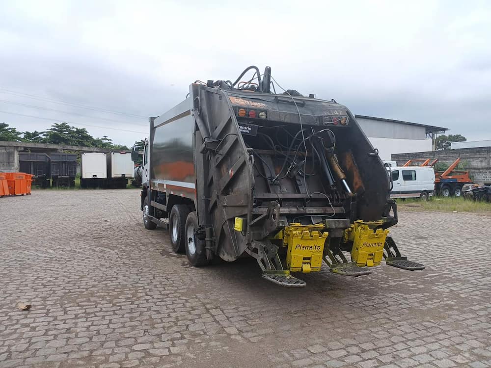 Volkswagen 24-260 E Constel. 6x2 2p (diesel)(E5)