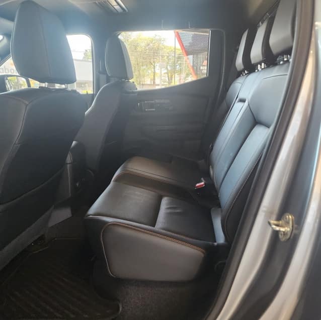 Mitsubishi TRITON 2.4 BITURBO DIESEL CD KATANA 4X4 AUTOMÁTICO 2025/2026