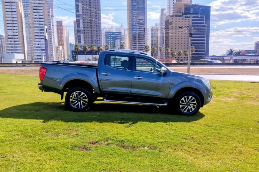 Nissan FRONTIER 2.3 16V TURBO DIESEL LE CD 4X4 AUTOMÁTICO