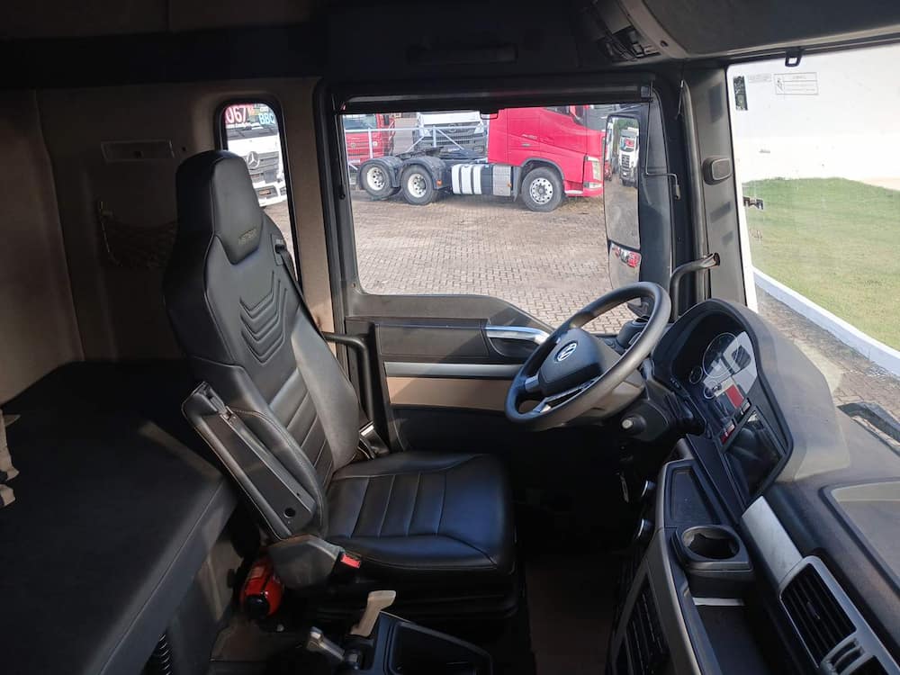 VOLKSWAGEN 29.520 METEOR 6X4