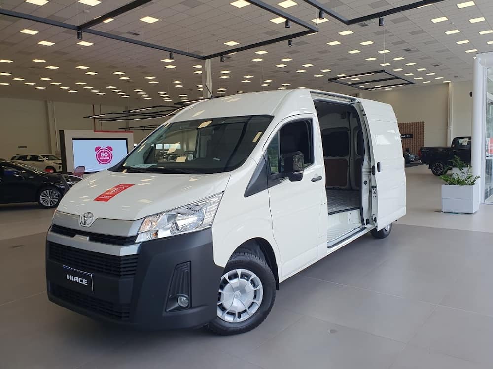 TOYOTA HIACE 2.8 D-4D TURBO DIESEL FURGÃO DX AUTOMÁTICO