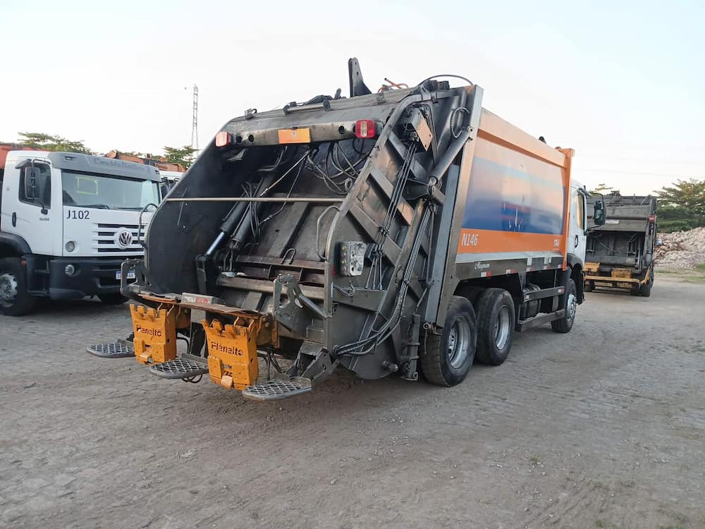 Volkswagen 24-260 E Constel. 6x2 2p (diesel)(E5)