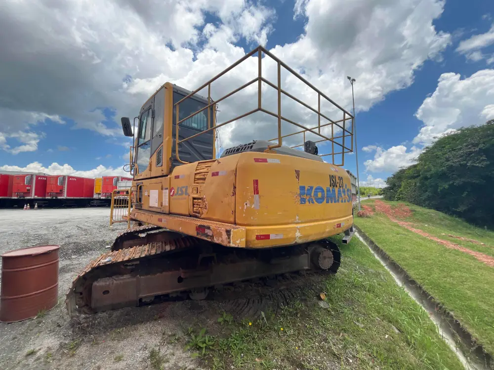 KOMATSU PC 200 LC