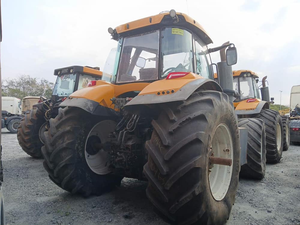 VALTRA TRATOR T230