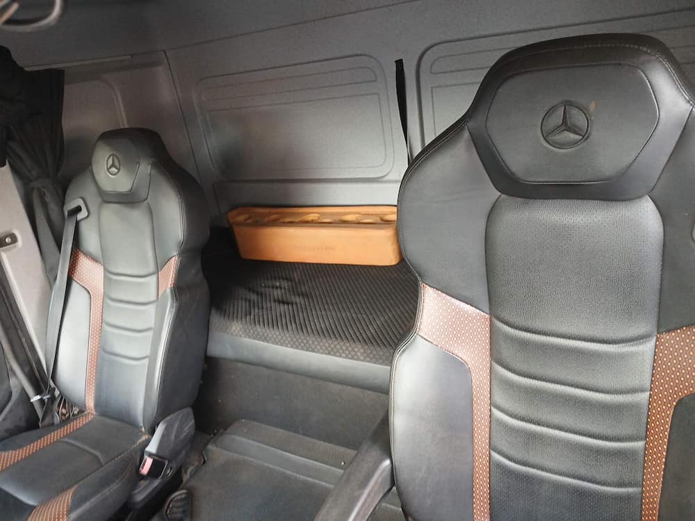 Mercedes-Benz Axor 3344 S (6X4)