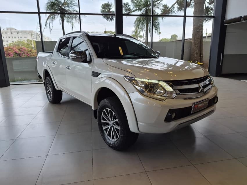 Mitsubishi L200 TRITON 2.4 16V TURBO DIESEL SPORT HPE-S CD 4P 4X4 AUTOMÁTICO 2019/2020