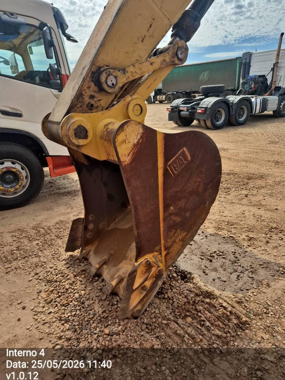 CATERPILLAR CAT 320