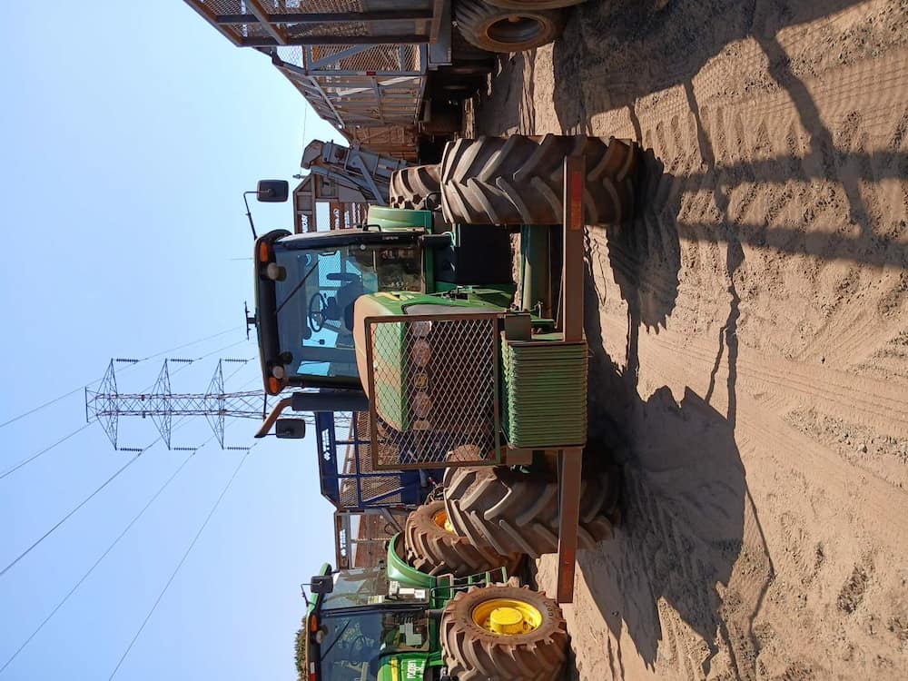 JOHN DEERE 7230J