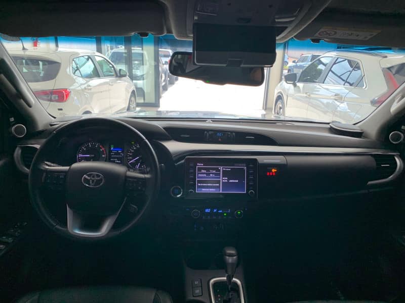 TOYOTA HILUX SRX