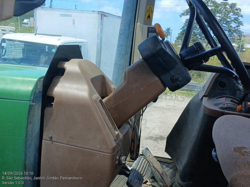 JOHN DEERE 7200J