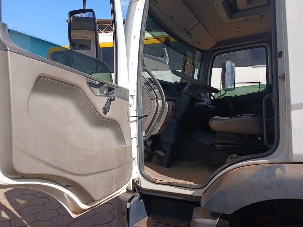 VOLKSWAGEN 15.190 CRM 4X2