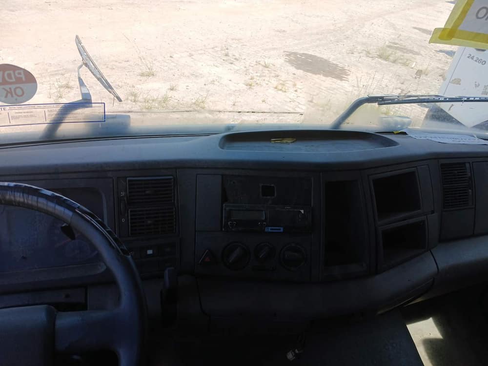 Volkswagen 24-260 E Constel. 6x2 2p (diesel)(E5)