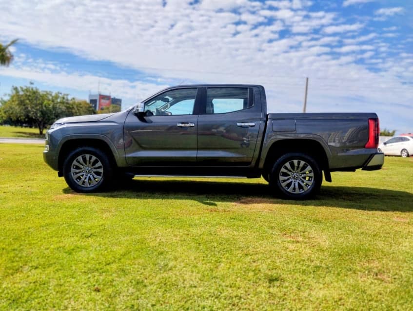 Mitsubishi TRITON 2.4 BITURBO DIESEL CD HPE-S 4X4 AUTOMÁTICO