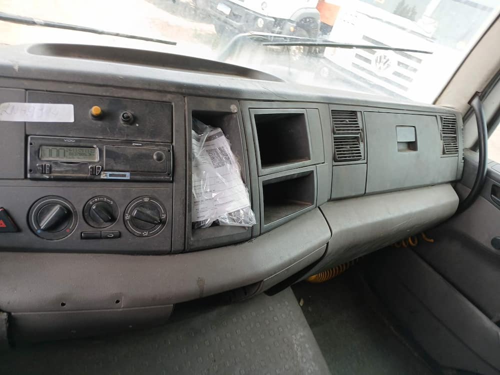 Volkswagen 24-260 E Constel. 6x2 2p (diesel)(E5)