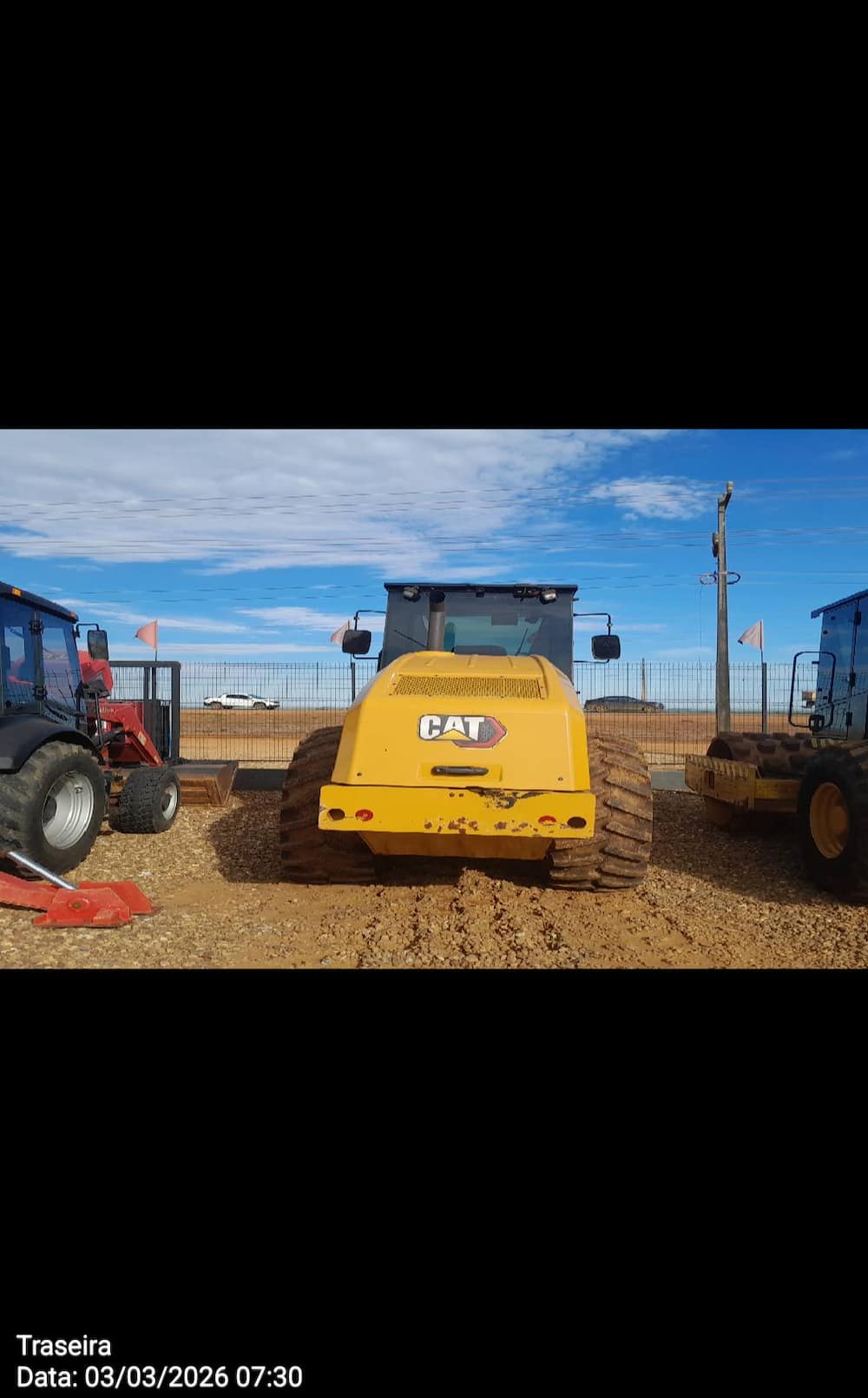 CATERPILLAR COMPACTADOR DE SOLO CSB54B