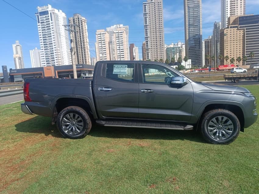 Mitsubishi TRITON 2.4 BITURBO DIESEL HPE-S 4X4 AUTOMÁTICO