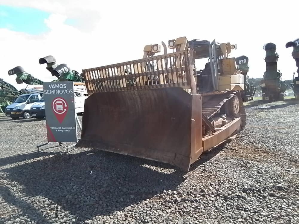 CATERPILLAR D6T XL