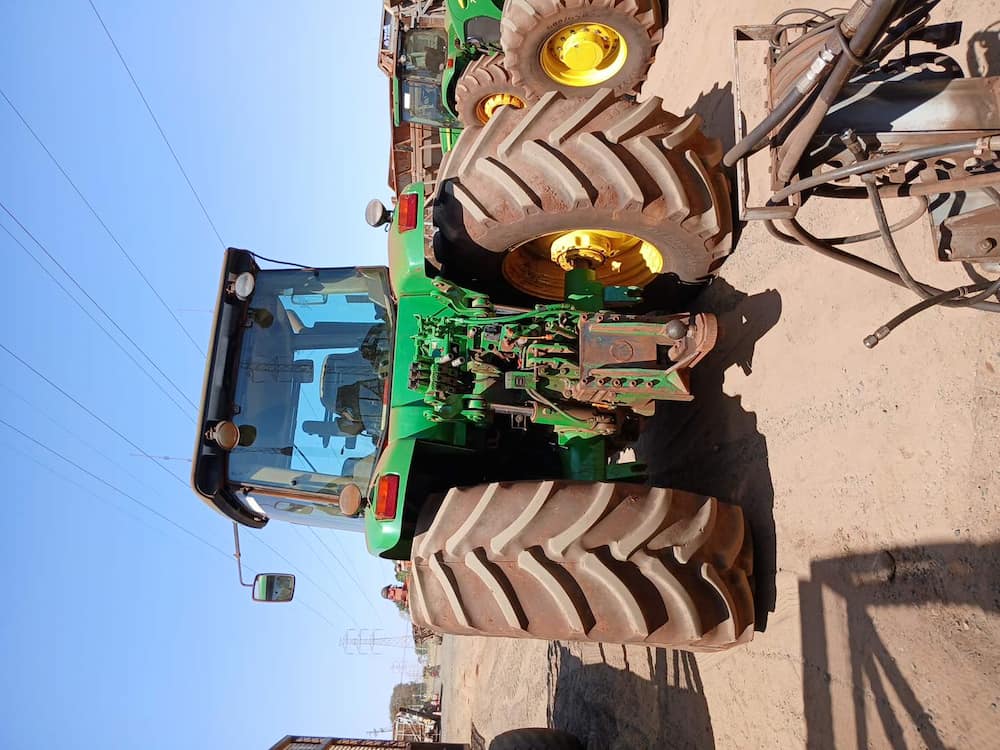 JOHN DEERE 7230J