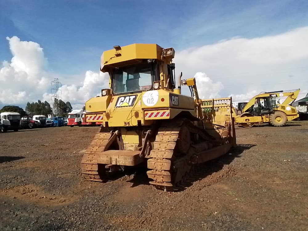 CATERPILLAR D6T XL