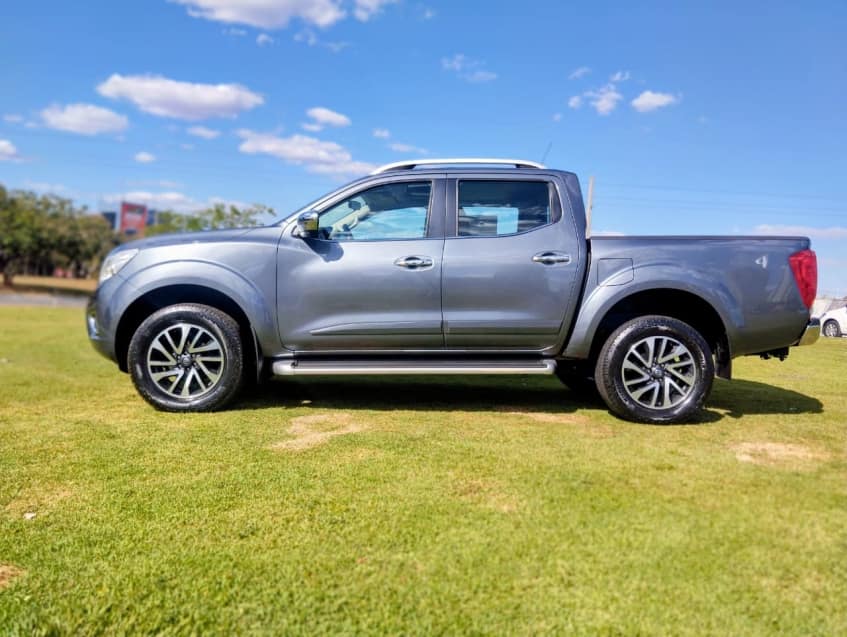 Nissan FRONTIER 2.3 16V TURBO DIESEL LE CD 4X4 AUTOMÁTICO