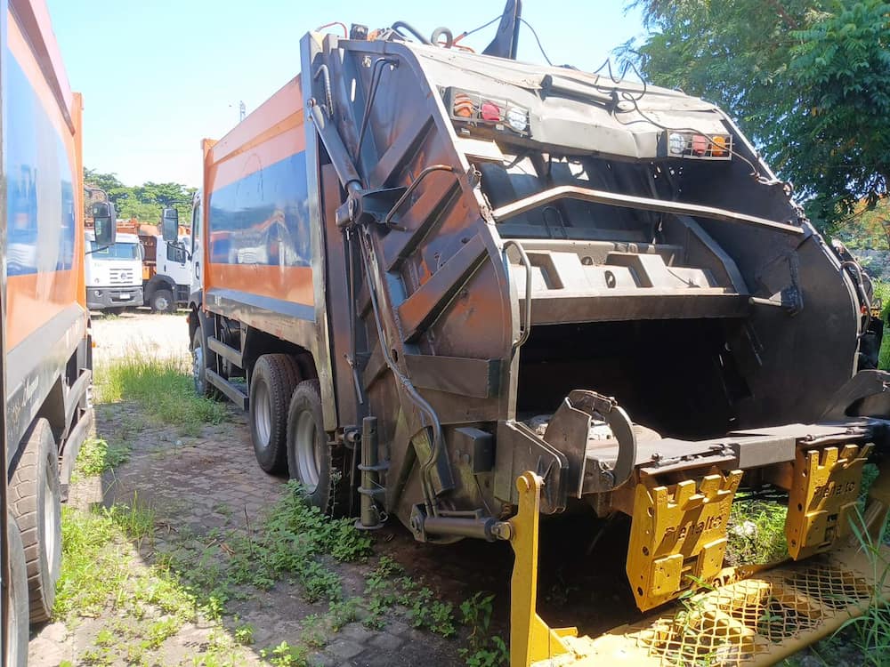 Volkswagen 24-260 E Constel. 6x2 2p (diesel)(E5)