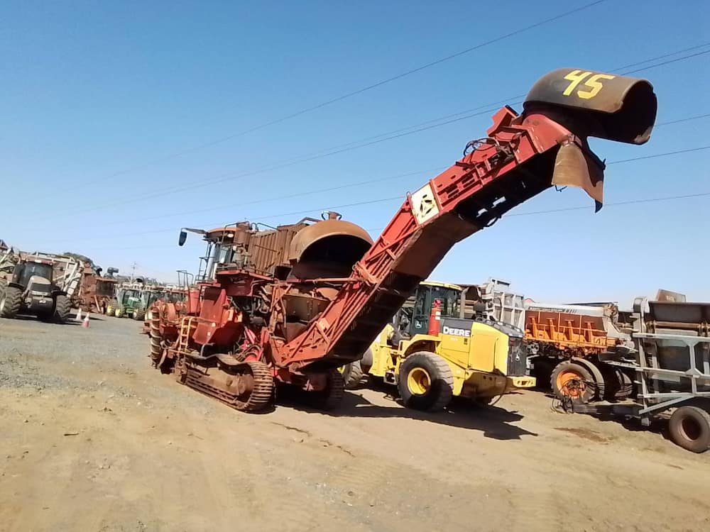 CASE 8810