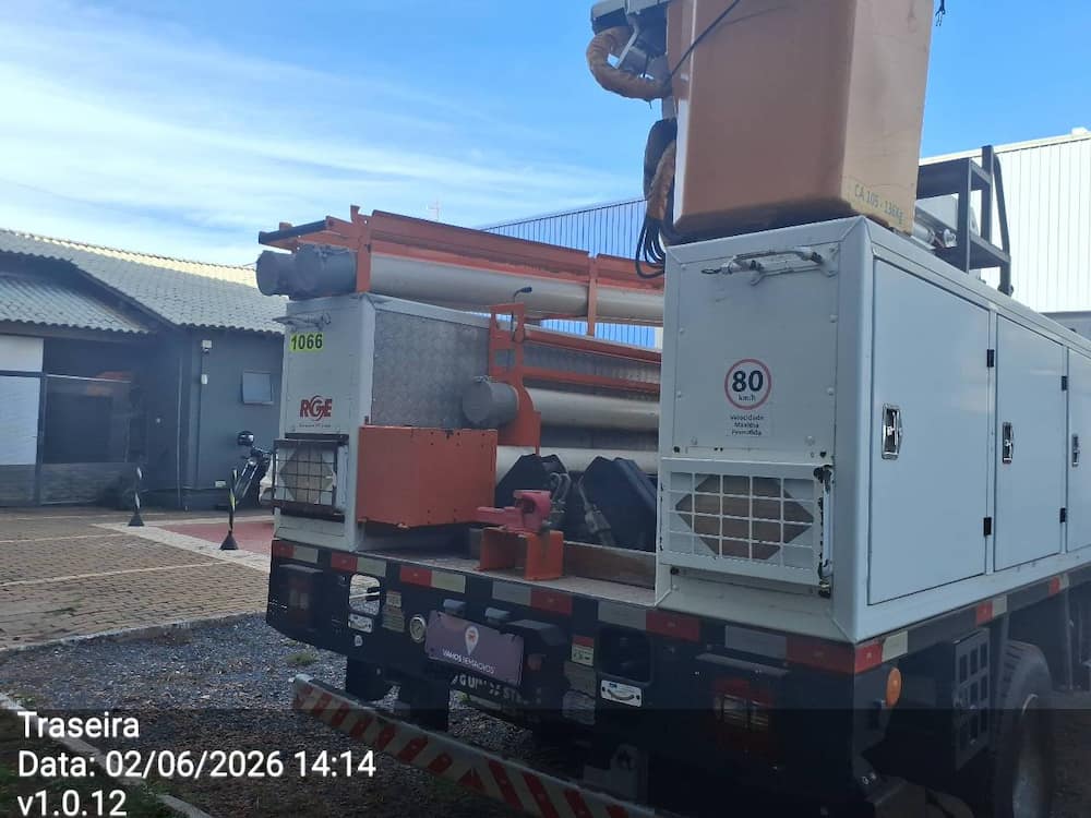 VOLKSWAGEN 11-180 DELIVERY 2P DIESEL E5