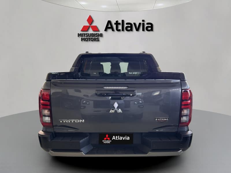 Mitsubishi Nova Triton  2.4 Katana