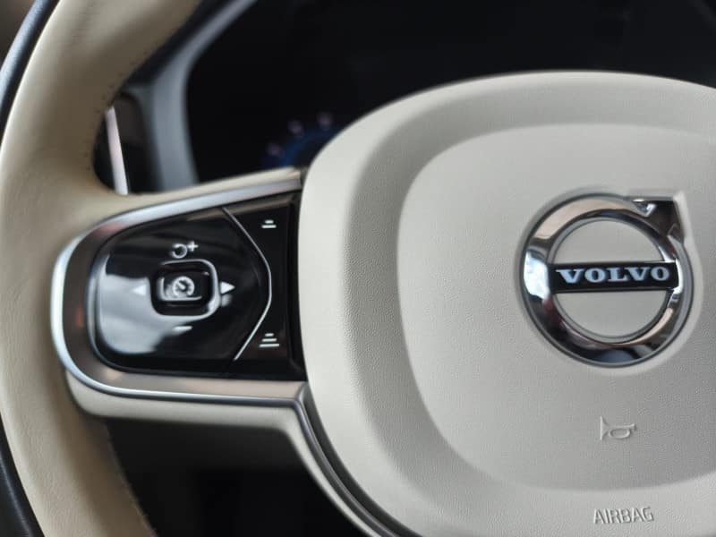 VOLVO XC 60 T8 PLUS HÍBRIDO 2024