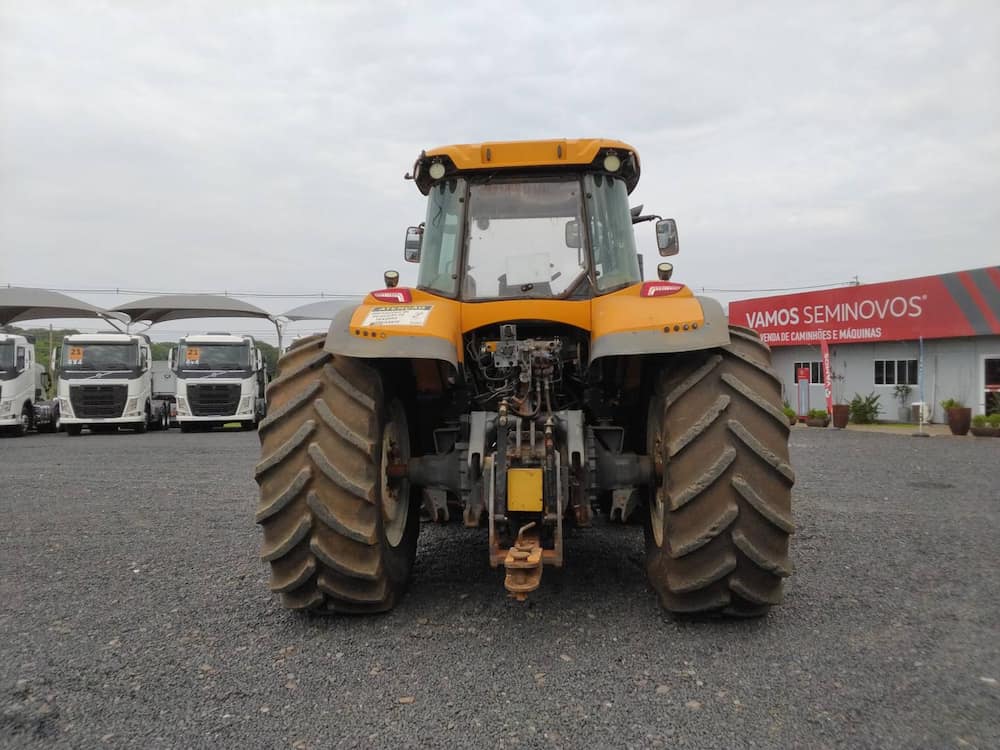 VALTRA TRATOR T230