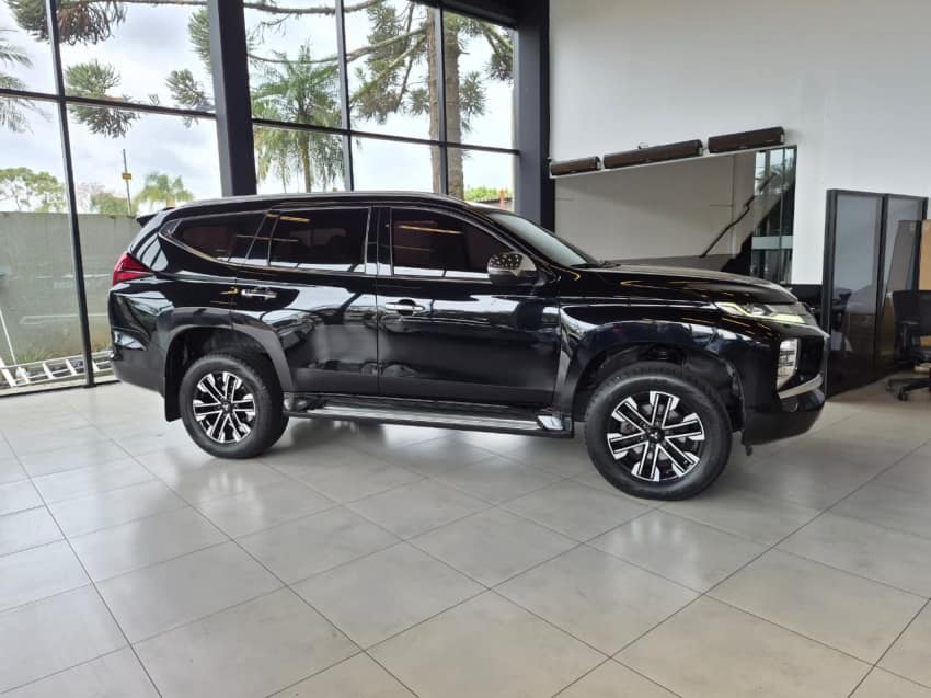 Mitsubishi PAJERO SPORT 2.4 16V MIVEC TURBO DIESEL HPE-S AWD AUTOMÁTICO 2020/2021