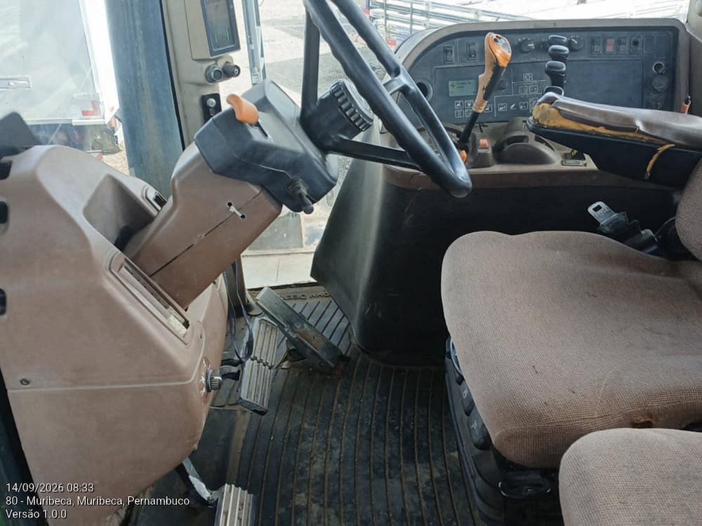 JOHN DEERE 7200J