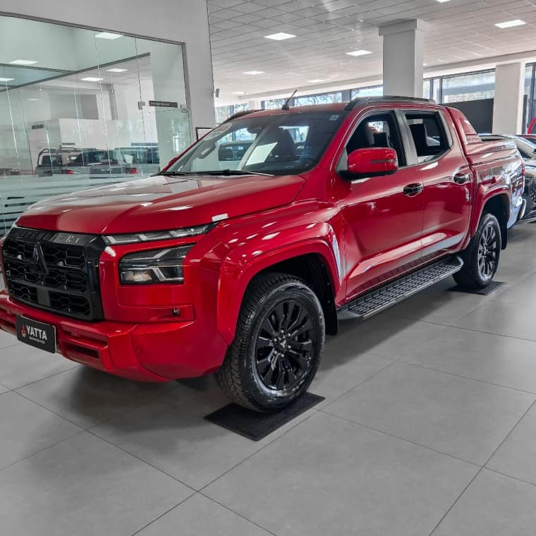 Mitsubishi TRITON 2.4 BITURBO DIESEL CD KATANA 4X4 AUTOMÁTICO 2025/2026