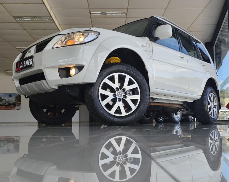 Mitsubishi PAJERO TR4 2.0 4X4 AUT 2013