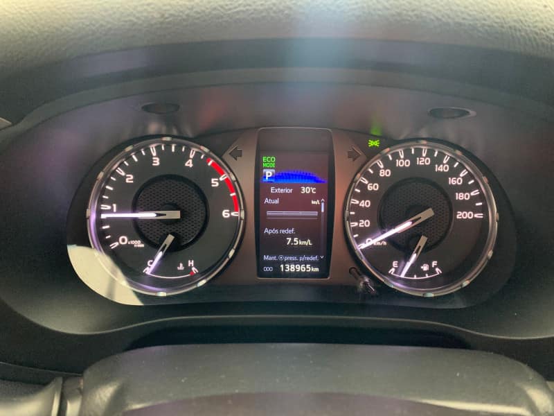 TOYOTA HILUX SRX