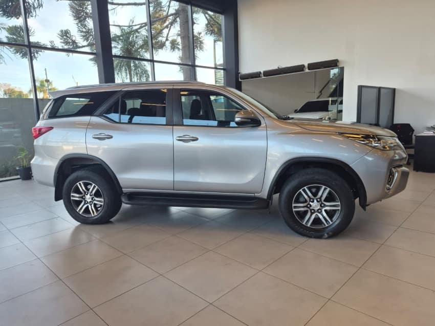 Toyota HILUX SW4 2.7 SR 4X2 16V FLEX 4P AUTOMÁTICO 2016/2017