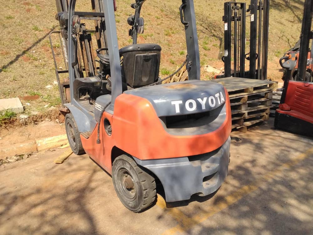 TOYOTA 8FG25B
