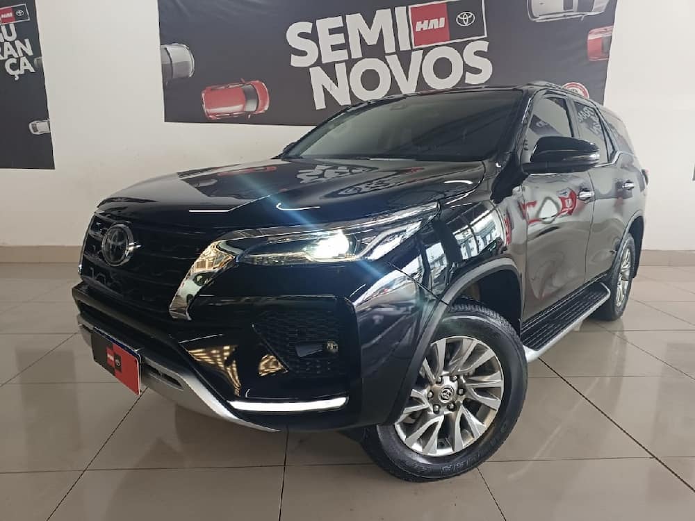 TOYOTA HILUX SW4 2.8 D-4D TURBO DIESEL SRX 7L 4X4 AUTOMÁTICO