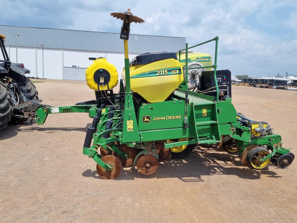 JOHN DEERE Plantadeira 2115 - 15 linhas